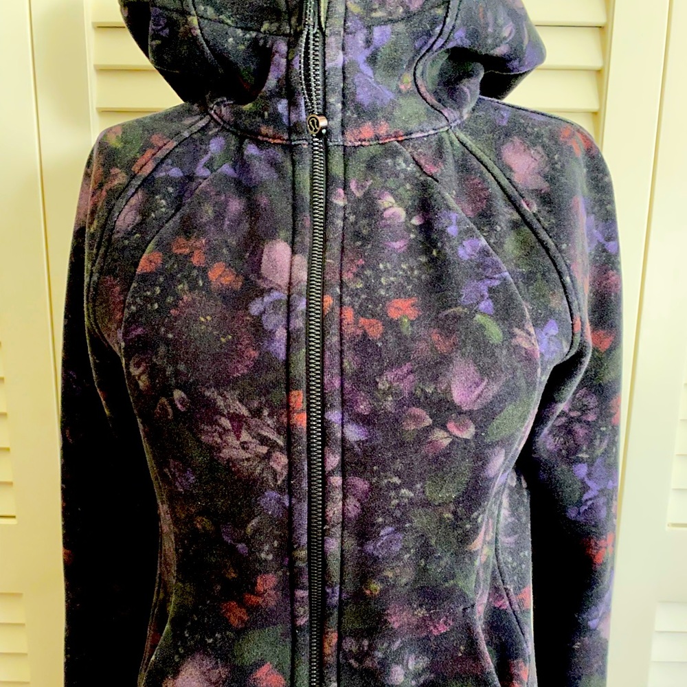 Lululemon NWOT multi color floral and Black scuba hoody size 4